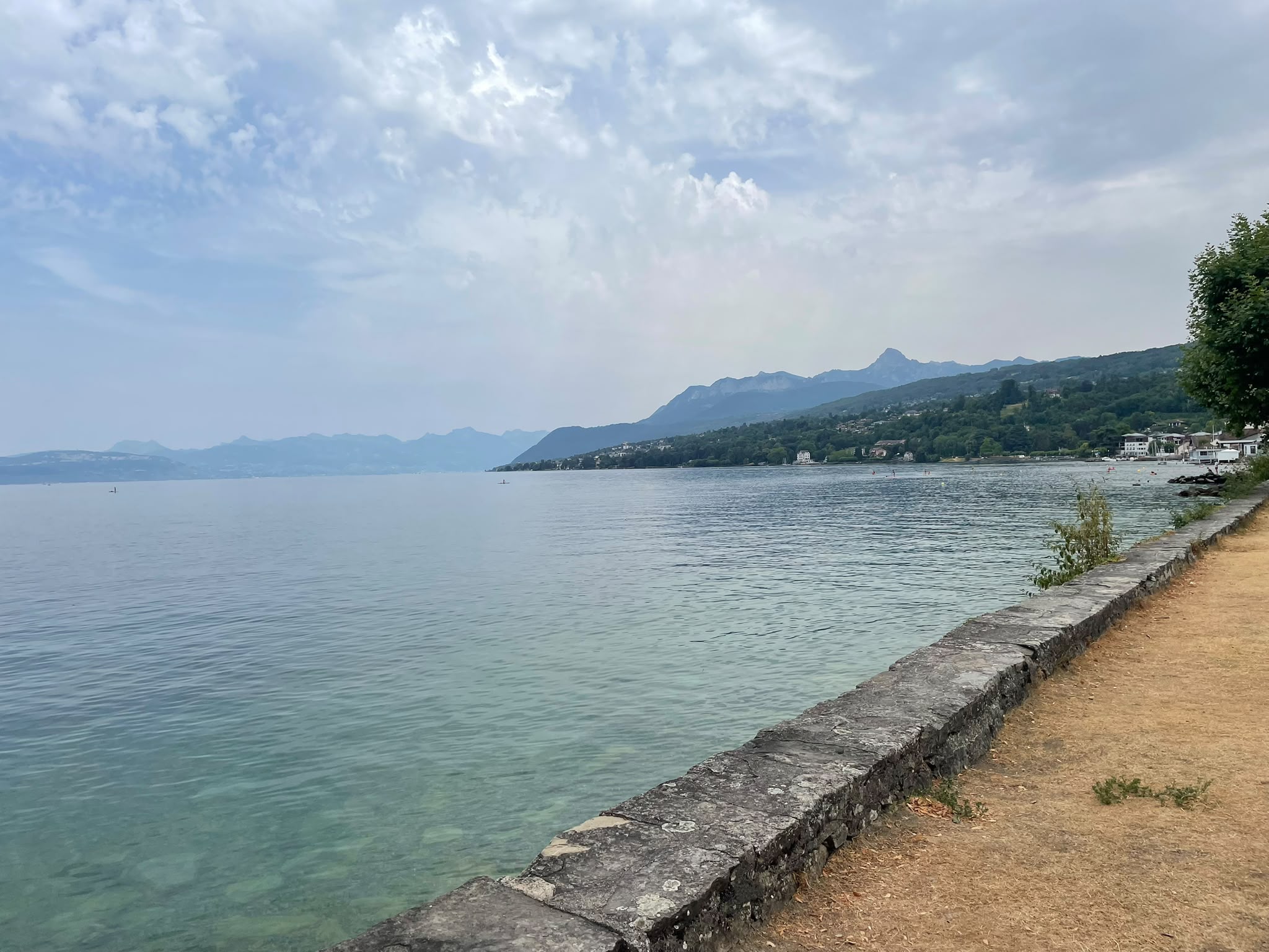 Ponton sur le lac Léman
